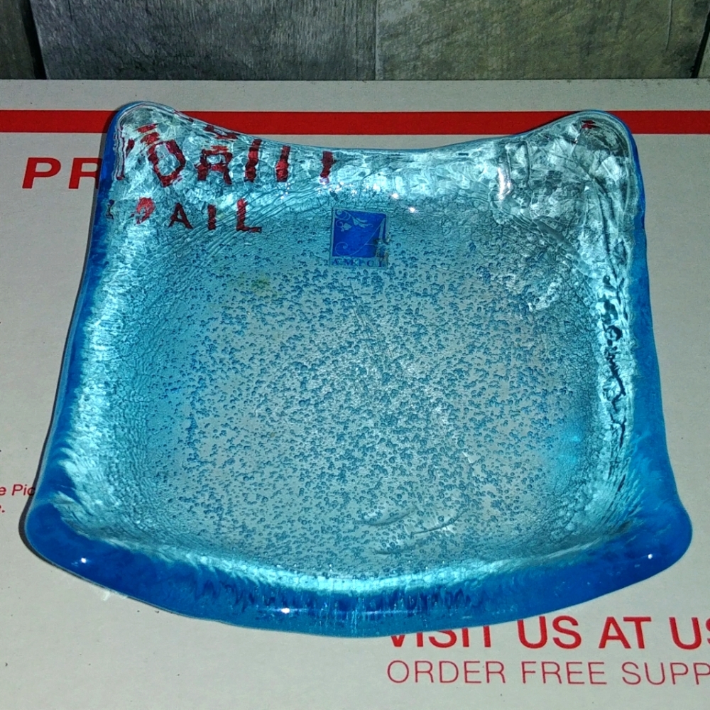 Beautiful Amici Blue Bubble Art Glass Trinket Dish Recycled Glass NWT Excellent